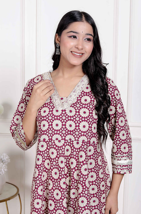 Miravan Womens Cream Embroidered Cotton Anarkali Kurta