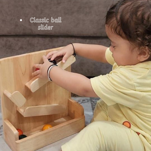 Ariro Toys Montessori Kit 12M+