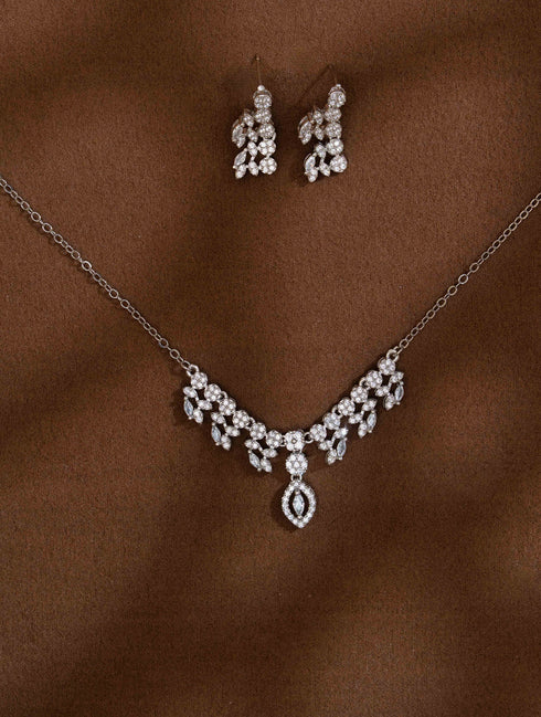 Zeraki Jewels Ojasvi Silver Necklace Set