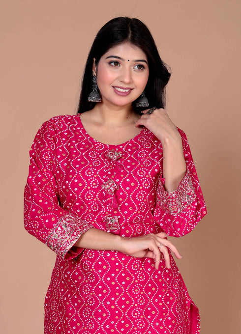 Miravan Womens Pink Bandhani Printed Embroidered Straight Kurti