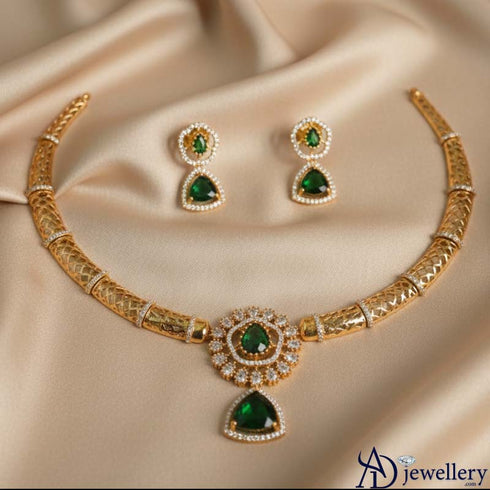 Regal Emerald Collar Necklace Set