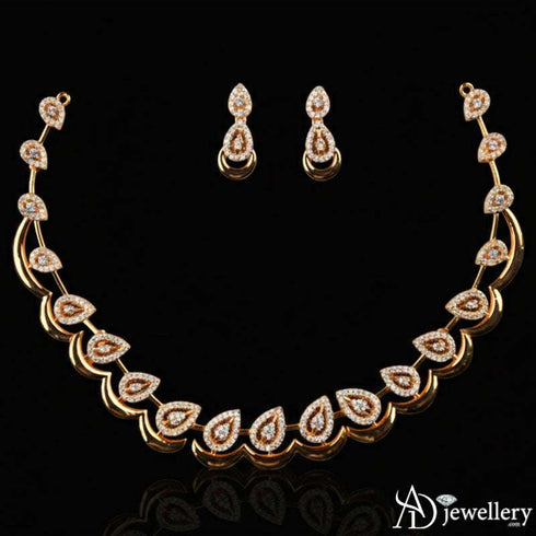 Regal Leaf Sparkle Necklace Set