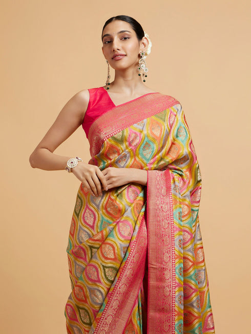 Mohey Green and Rani Ogee Patterned Saree with Scallop Borders & Tassel Trims