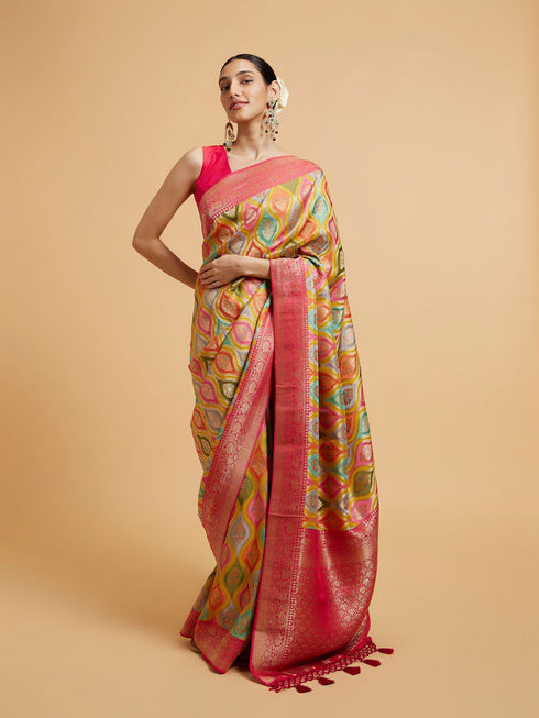 Mohey Green and Rani Ogee Patterned Saree with Scallop Borders & Tassel Trims