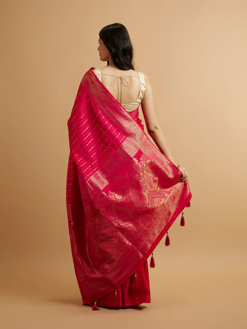 Mohey Rani Pink Floral Buta Patterned Saree