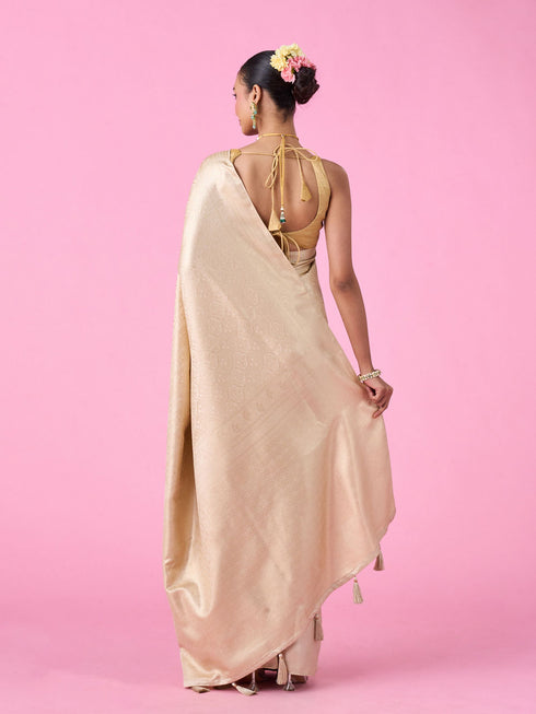 Mohey Elegant Cream Banarasi Saree Artistry