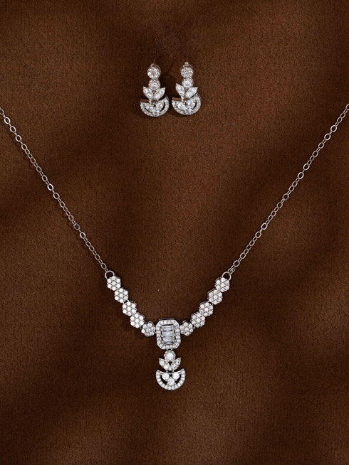 Zeraki Jewels Suman Silver Necklace Set