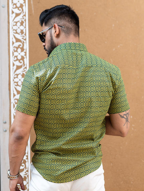 Miravan Mens Green Geomatric Printed Half Sleeve Slim Fit Shirt