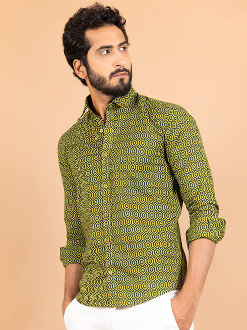 Miravan Mens Pure Cotton Green Geomatric Printed Full Sleeve Slim Fit Shirt