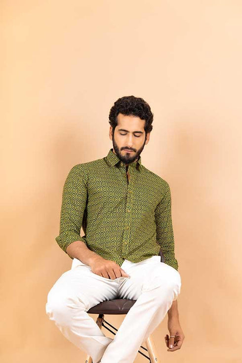 Miravan Mens Pure Cotton Green Geomatric Printed Full Sleeve Slim Fit Shirt