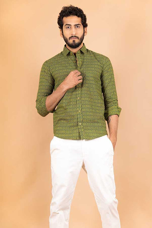 Miravan Mens Pure Cotton Green Geomatric Printed Full Sleeve Slim Fit Shirt