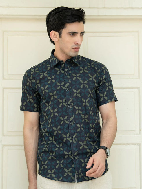 Miravan Mens Pure Cotton Blue Abstract Printed Half Sleeve Slim Fit Shirt