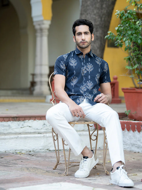 Miravan Mens Pure Cotton Blue Floral Printed Half Sleeve Slim Fit Shirt