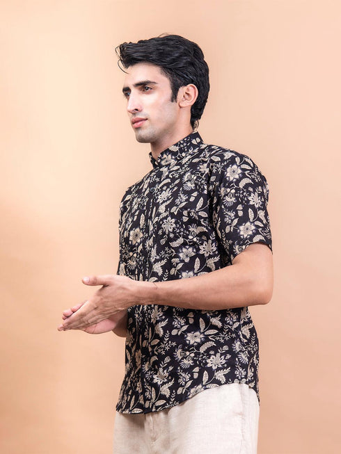 Miravan Mens Floral Printed Half Sleeve Spread Collar Ethnic Motifs Black Slim Fit Shirt