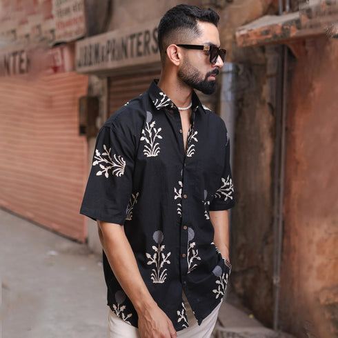 Miravan Mens Black Floral Printed Half Sleeve Slim Fit Shirt