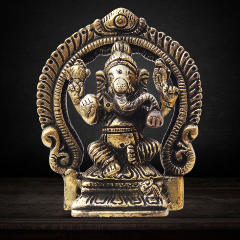 Brass Ganesh Circle God Idol Statue 0.26 Kg