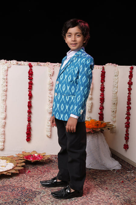 VASTRAMAY Boy's Aqua Ikkat Print Blazer