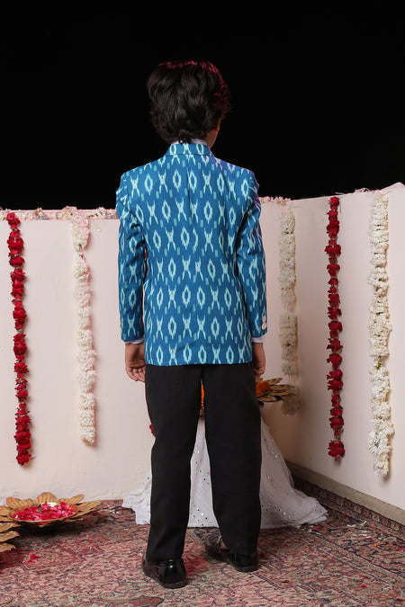 VASTRAMAY Boy's Aqua Ikkat Print Blazer
