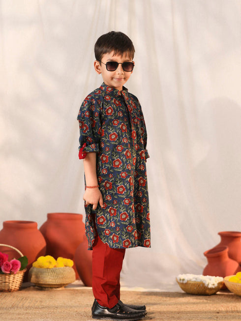 Vastramay Boy's Navy Blue Kurta Pyjama Set