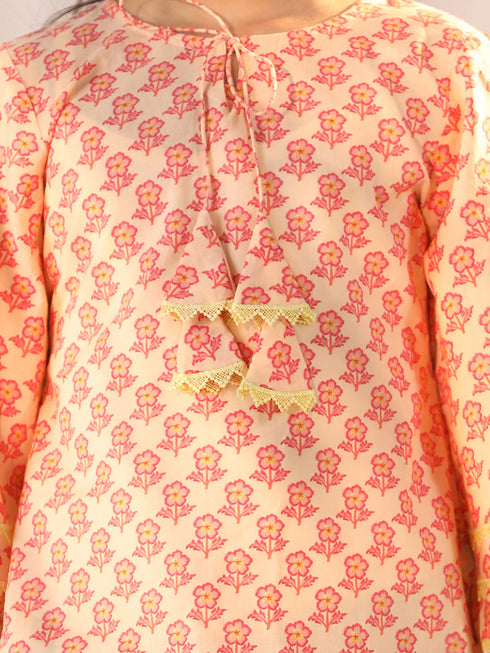 Vastramay Girls' Peach Cotton Printed Kurta