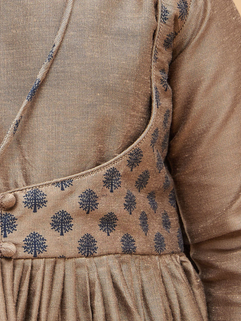 Vastramay Brown Silk Blend Ethnic Print Kurta Pyjama Sibling Set