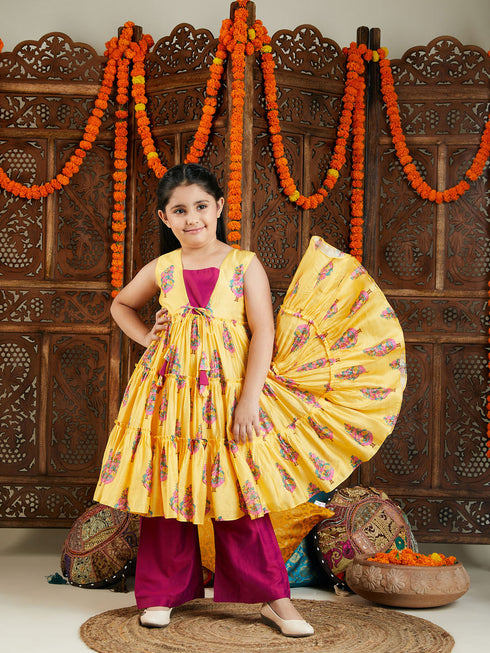Vastramay Girls' Yellow And Pink Ethnic Kurta Pant Set