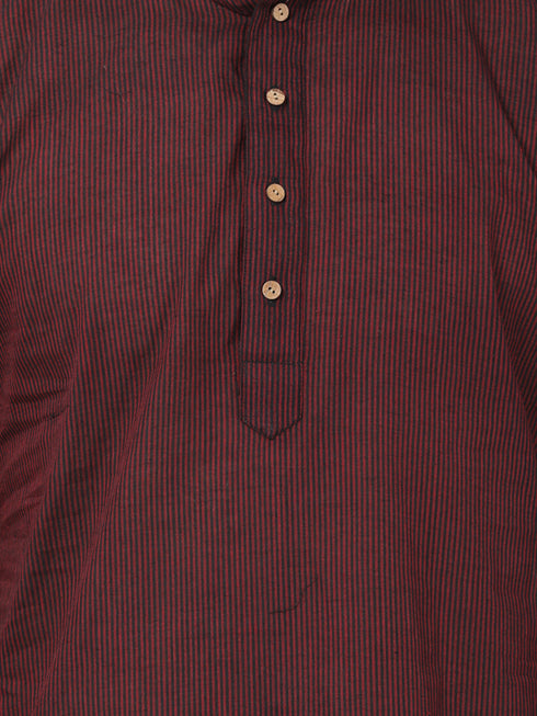 Vastramay Men's Maroon Cotton Handloom Kurta With Pyjama Set