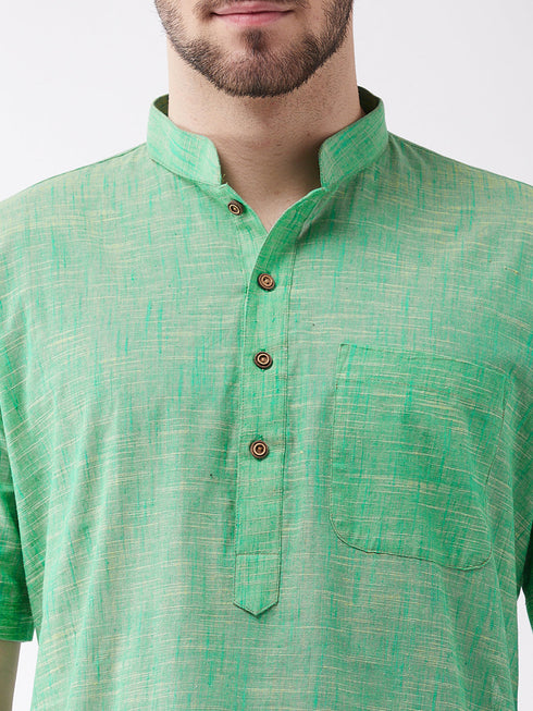 Vastramay Men's Solid Parrot Green Pure Cotton Kurta