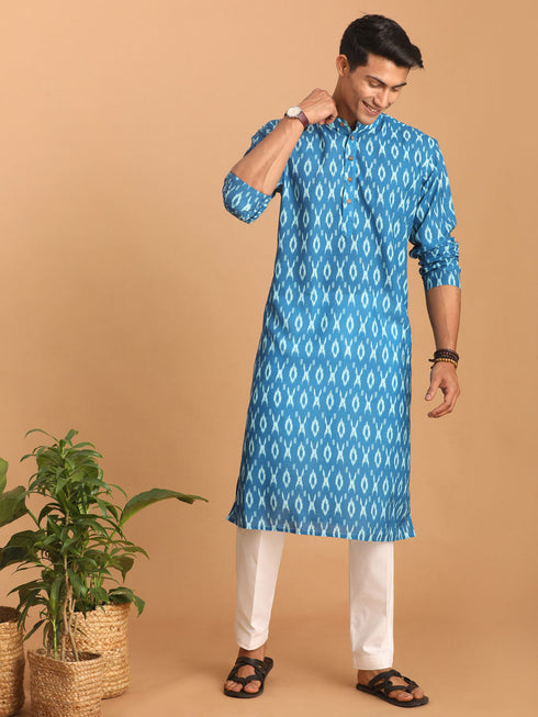 Vastramay Men's Turquoise Blue Ikkat Print Cotton Kurta With Pant set