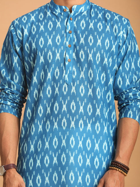 Vastramay Men's Turquoise Blue Ikkat Print Cotton Kurta With Pant set
