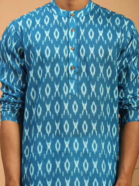 Vastramay Men's Turquoise Blue Ikkat Print Cotton Kurta With Pant set