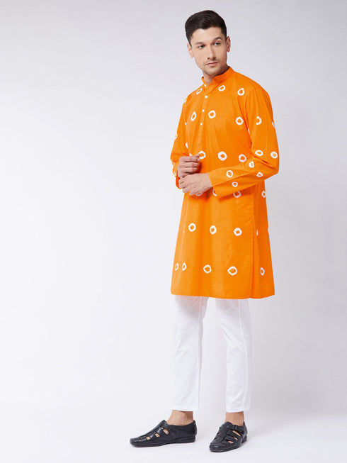 Vastramay Men's Orange And White Bandhni Print Cotton Kurta And Pant Style Cotton Pyjama Set