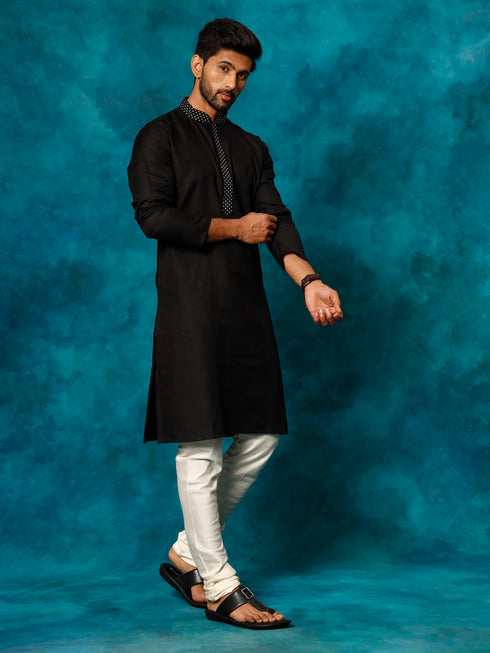Vastramay Men's Black Cotton Blend Ethnic Kurta