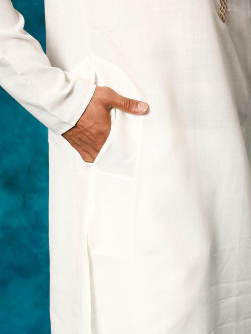 Vastramay Men's Cream And White Cotton Blend Kurta Pyjama Set