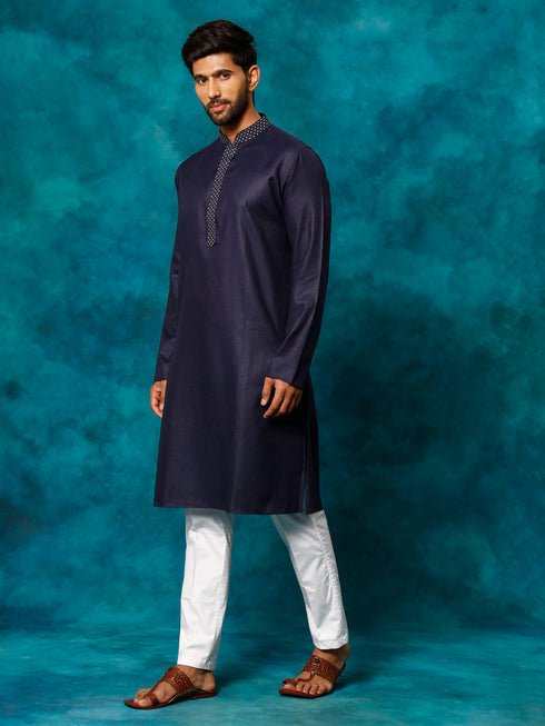 Vastramay Men's Navy Blue And White Cotton Blend Kurta Pyjama Set