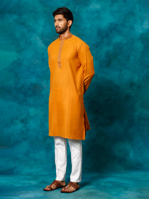 Vastramay Men's Rust And White Cotton Blend Kurta Pyjama Set