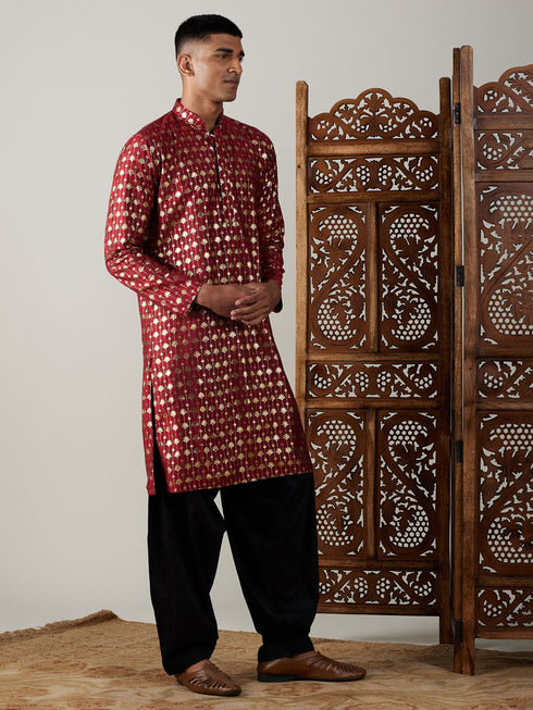 Vastramay Men's Maroon Foil Printed Kurta With Black Patiala Set