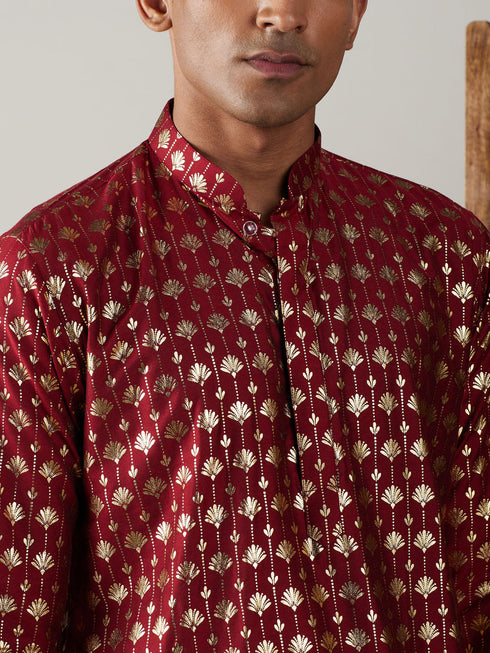 Vastramay Men's Maroon Foil Printed Kurta With Cream Pyjama Set