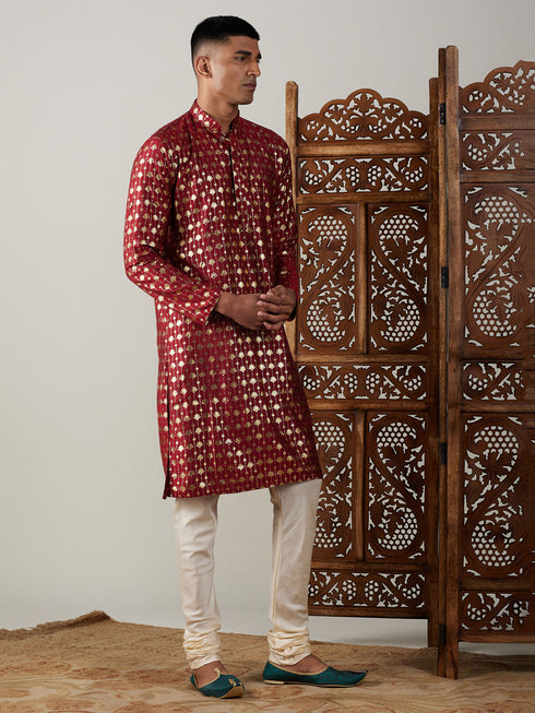 Vastramay Men's Maroon Foil Printed Kurta With Cream Pyjama Set