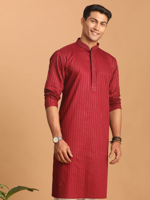 Vastramay Men's Maroon Cotton Blend Solid Kurta