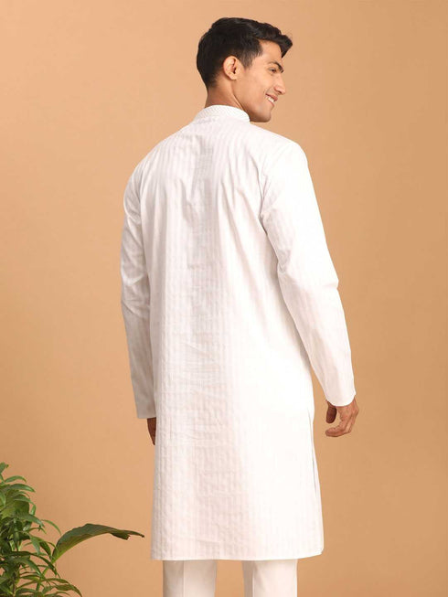 Vastramay Men's White Cotton Blend Solid Kurta
