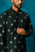 VASTRAMAY Men's Green Leaf Motif Embellished Kurta