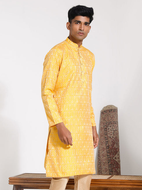 Vastramay Men's Yellow Silk Blend Kurta