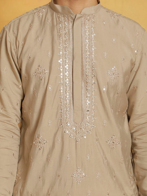 Vastramay Men's Gray And Cream Silk Blend Kurta And Pyjama Set