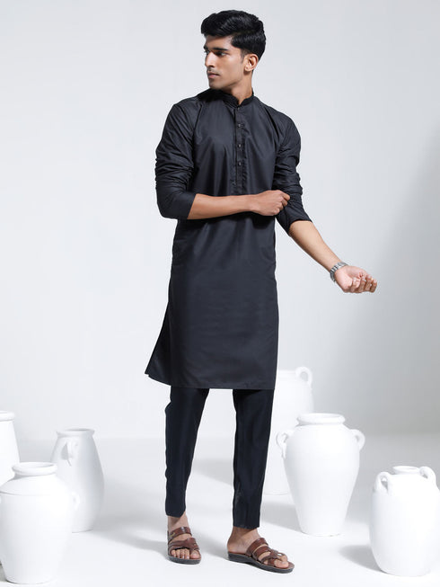 Vastramay Men's Black Cotton Silk Kurta