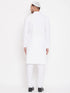 Vastramay Men's White Cotton Blend Kurta Pyjama Set With A Prayer Cap