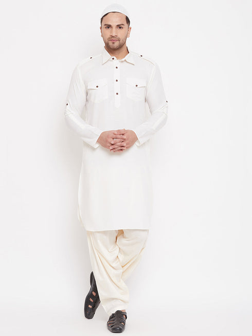 Vastramay Men's Cream And White Cotton Blend Pathani Kurta Set With Prayer Cap