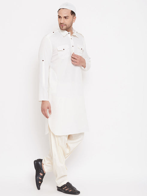 Vastramay Men's Cream And White Cotton Blend Pathani Kurta Set With Prayer Cap