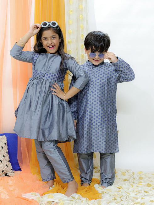Vastramay Grey Silk Blend Ethnic Print Kurta Pyjama Sibling Set
