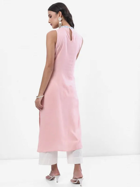 Vasthrlay Women Pink Printed Straight Kurtas